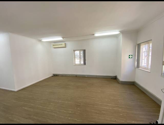 103M² OFFICE TO LET IN FORESHORE